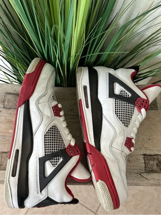 Air Jordan 4 Retro Fire Red Sneakers - Picture 2 of 10